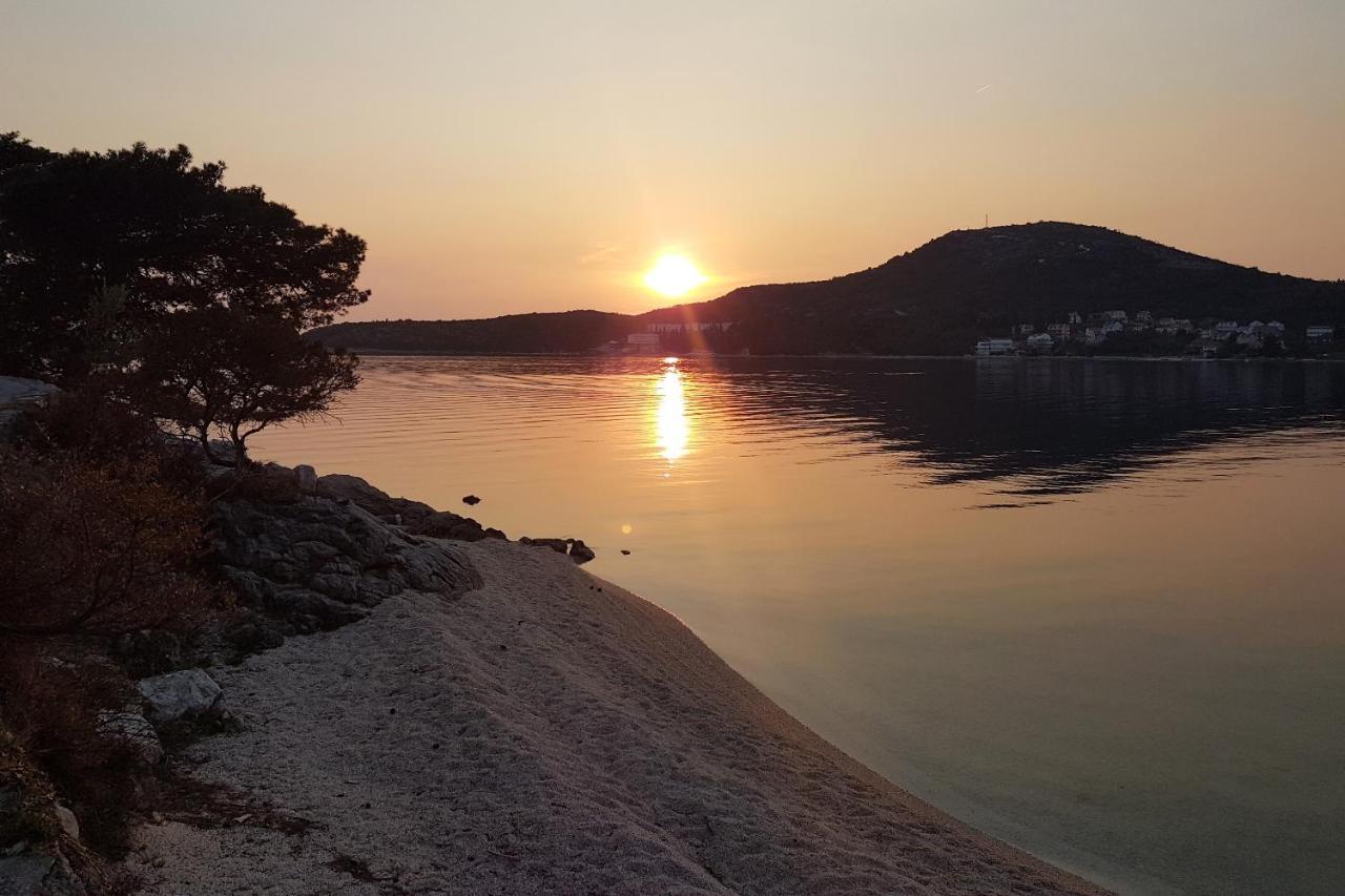 Apartments And Rooms By The Sea Slano, Dubrovnik - 8737 المظهر الخارجي الصورة